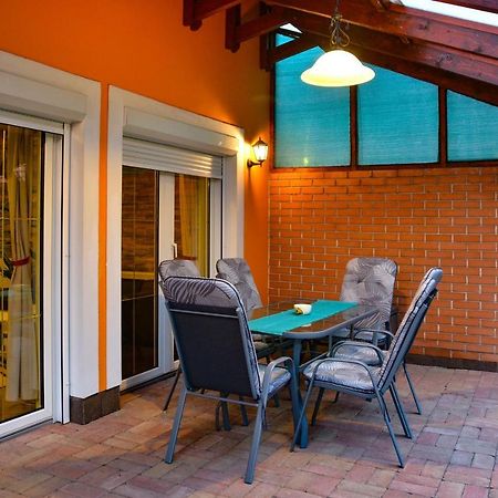 Afrodite Apartmanház Eger Esterno foto