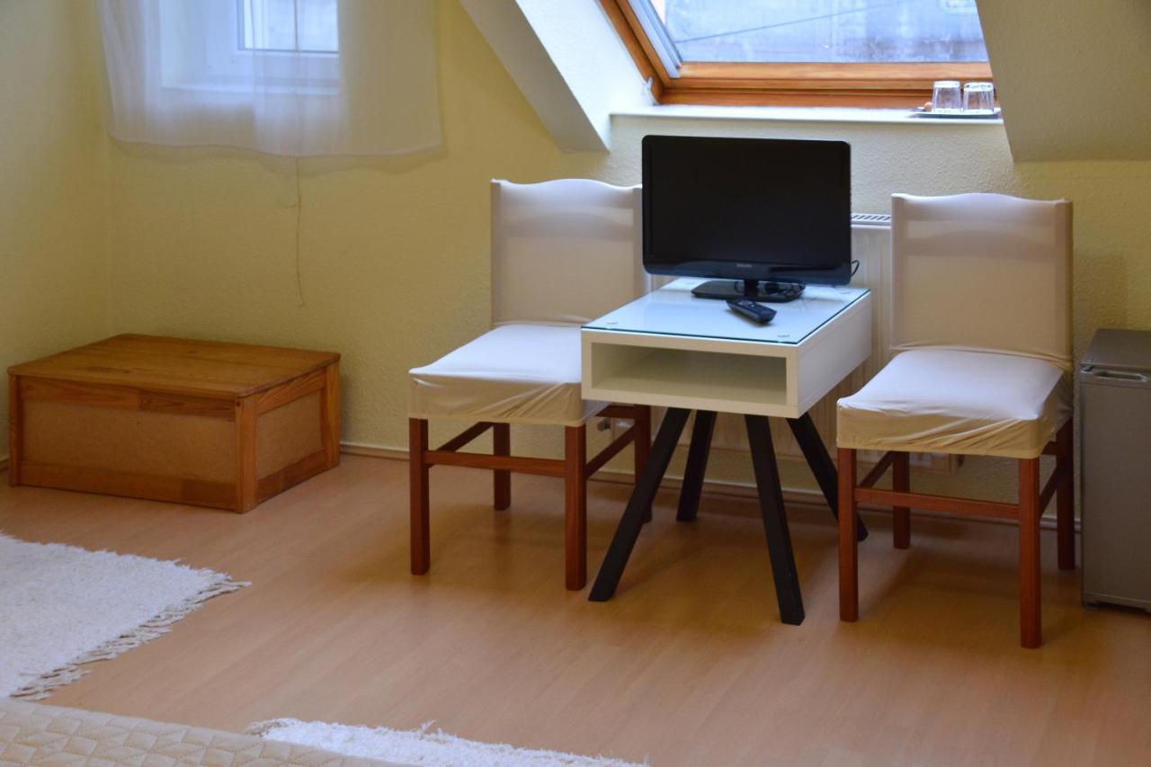 Afrodite Apartmanház Eger Esterno foto