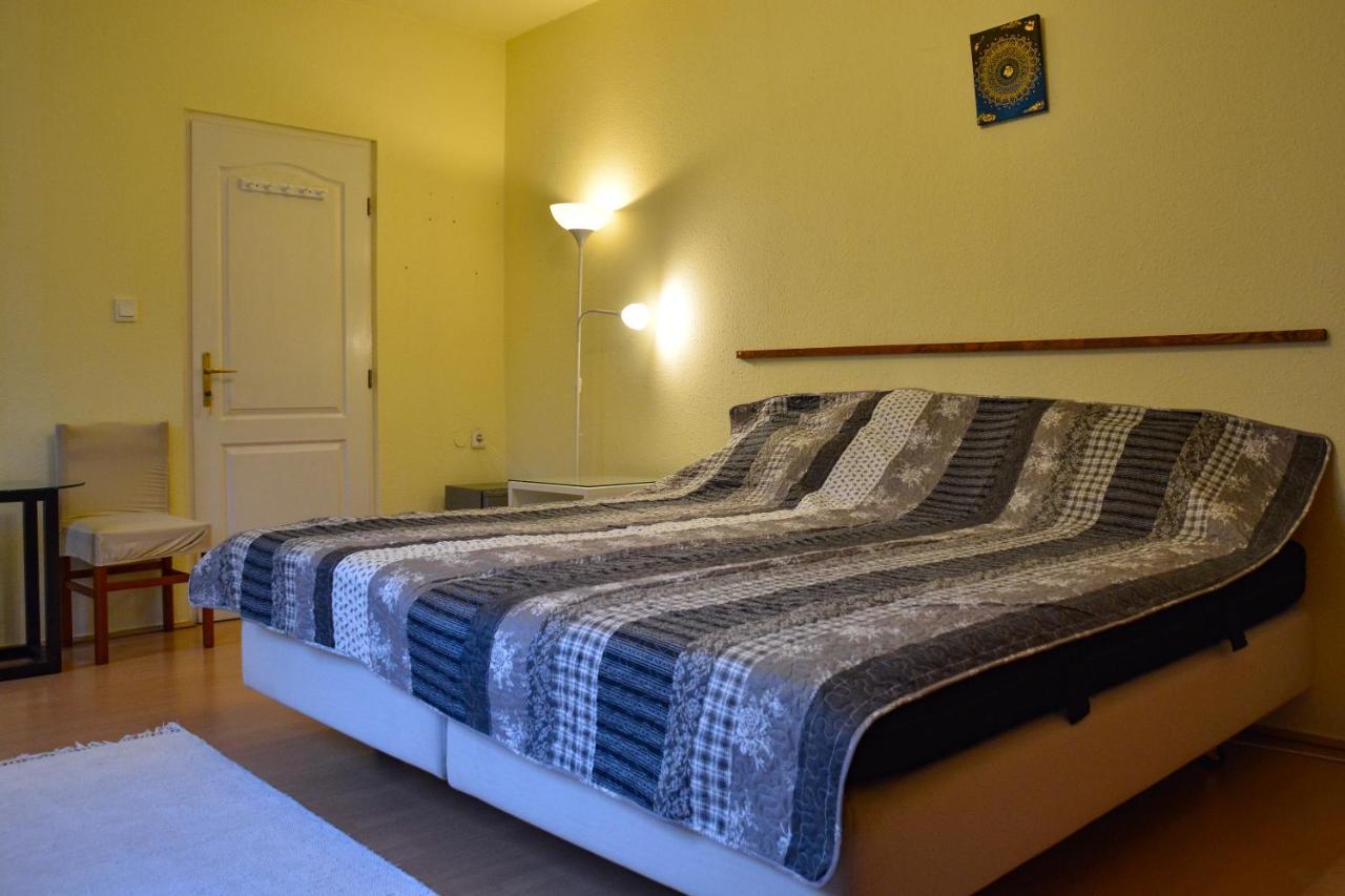 Afrodite Apartmanház Eger Esterno foto