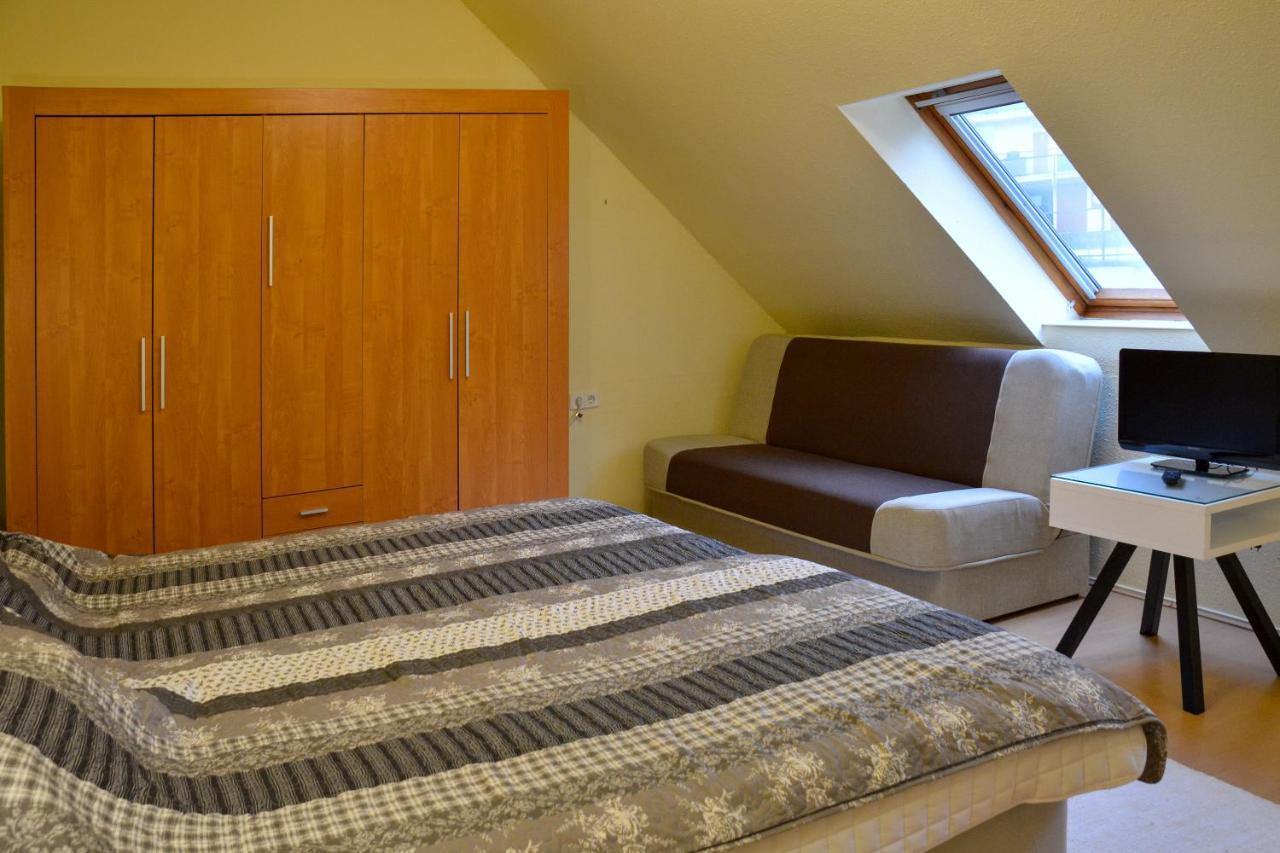 Afrodite Apartmanház Eger Esterno foto