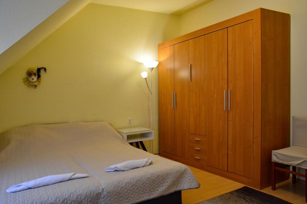 Afrodite Apartmanház Eger Esterno foto