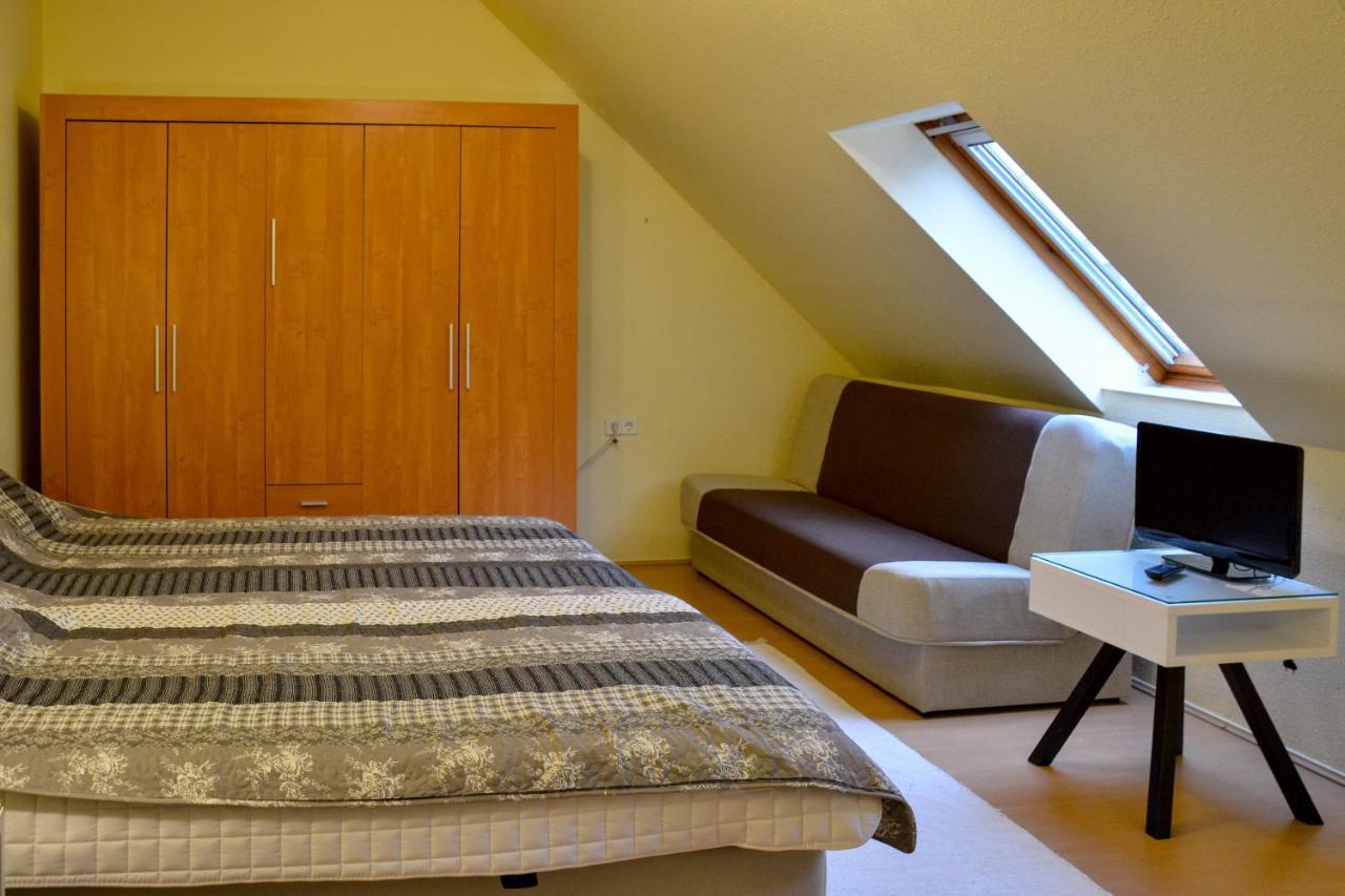 Afrodite Apartmanház Eger Esterno foto